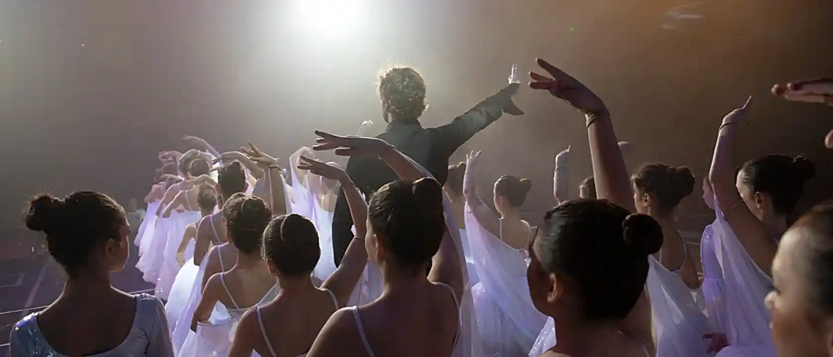 İzmir-Sahilevleri okulu gösterisinden bir sahne