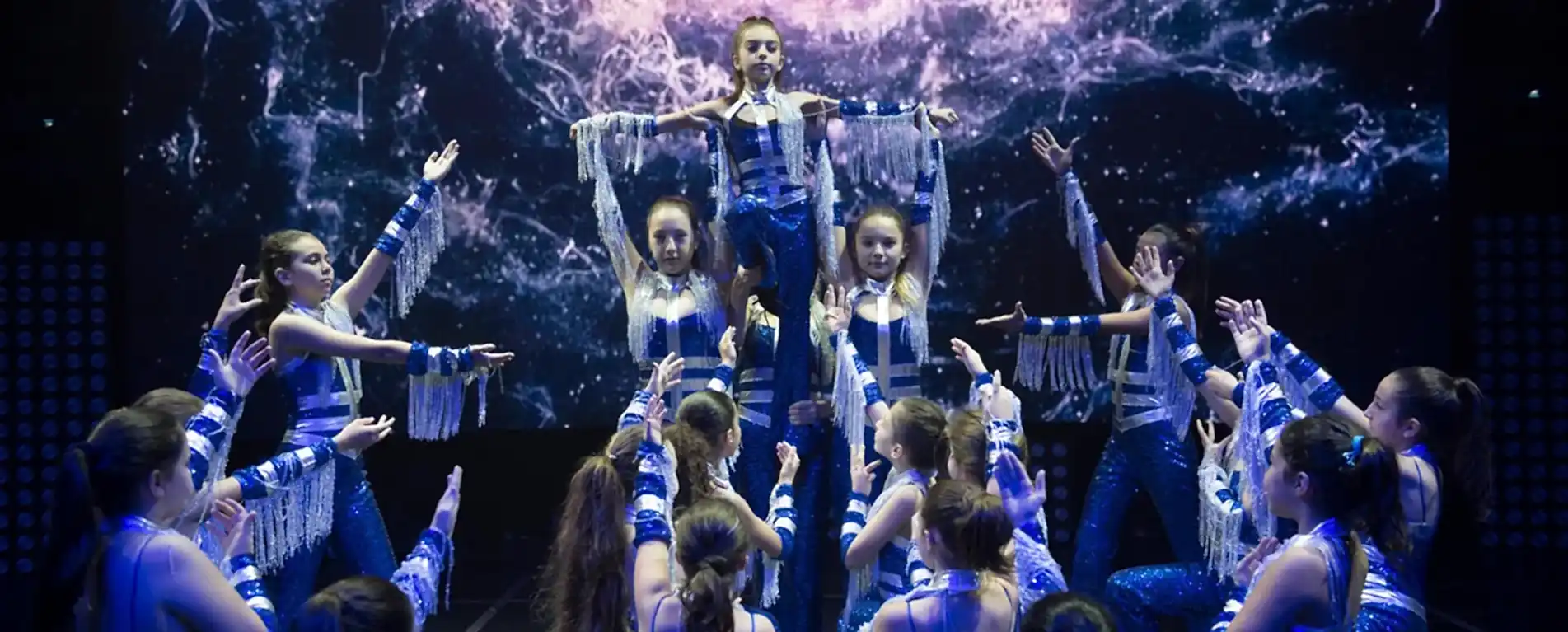 Ataşehir okulu gösterisinden bir sahne