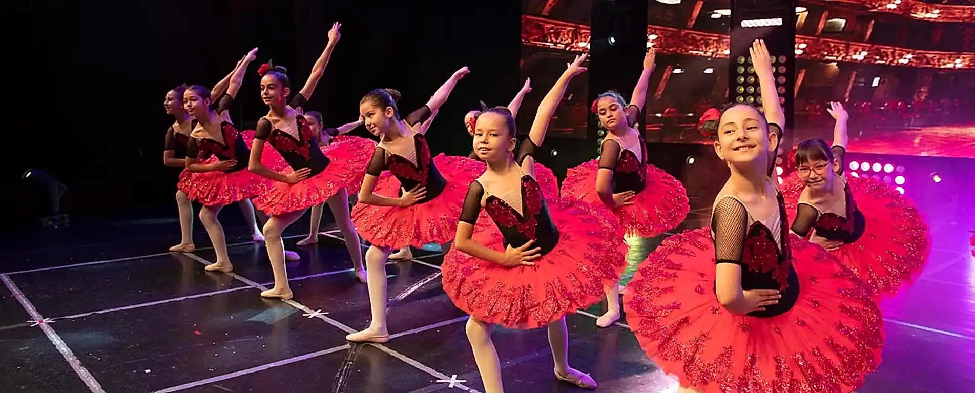 Bağdat Caddesi okulu gösterisinden bir sahne