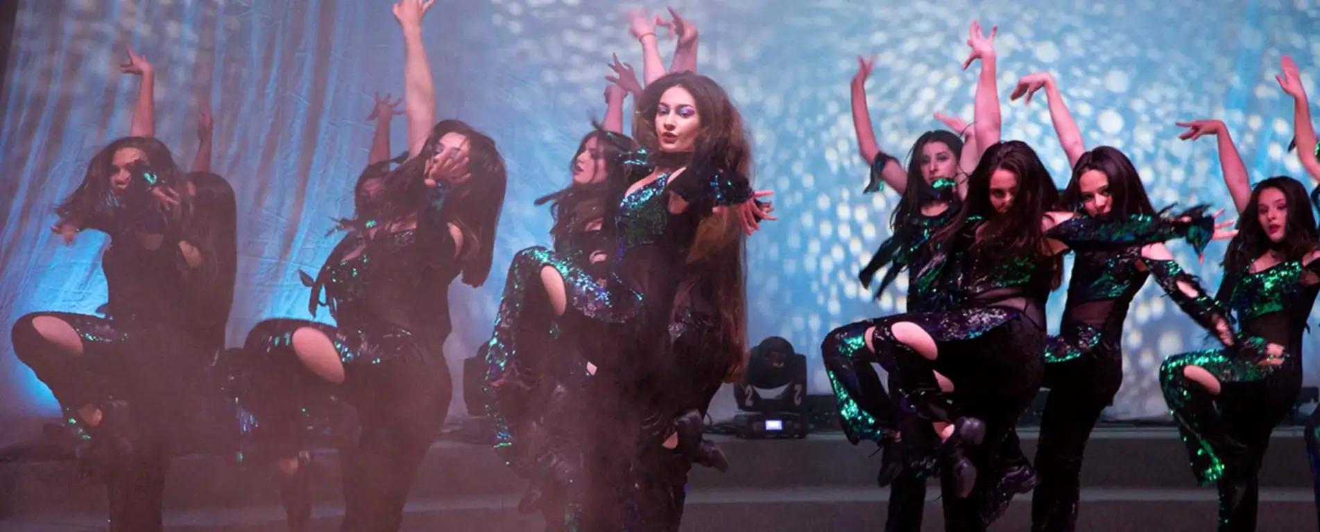 Trabzon okulu gösterisinden bir sahne