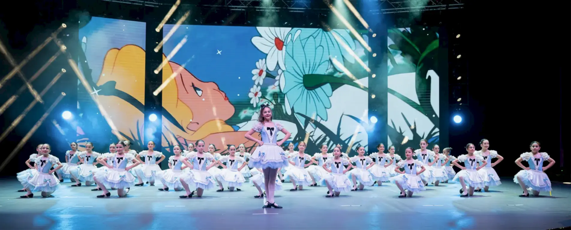 Zekeriyaköy okulu gösterisinden bir sahne