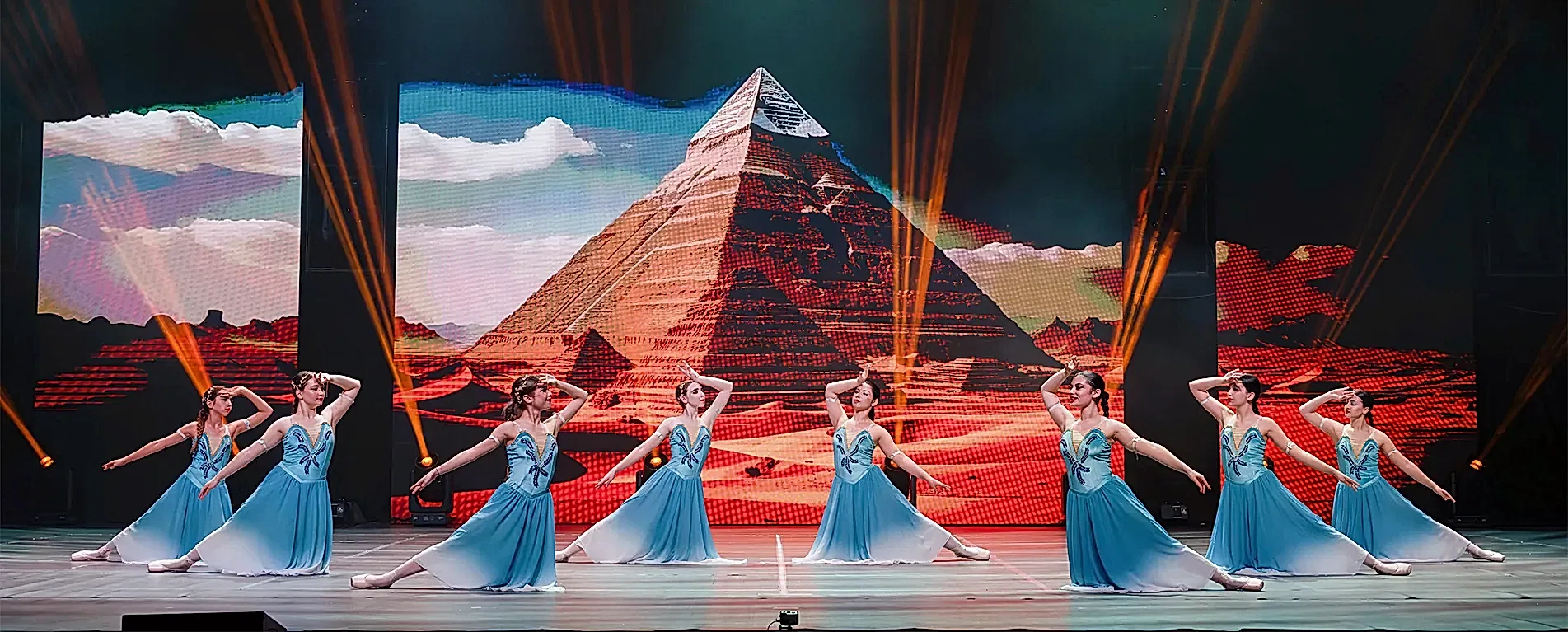 Zekeriyaköy okulu gösterisinden bir sahne